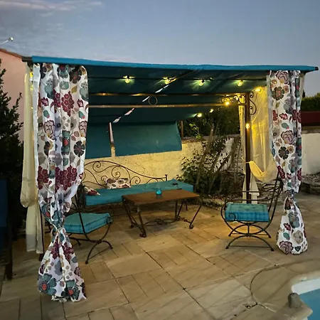 Les Volets Bleus Villa